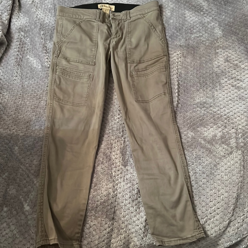Mid-rise Democracy size 4 Cargo Pants